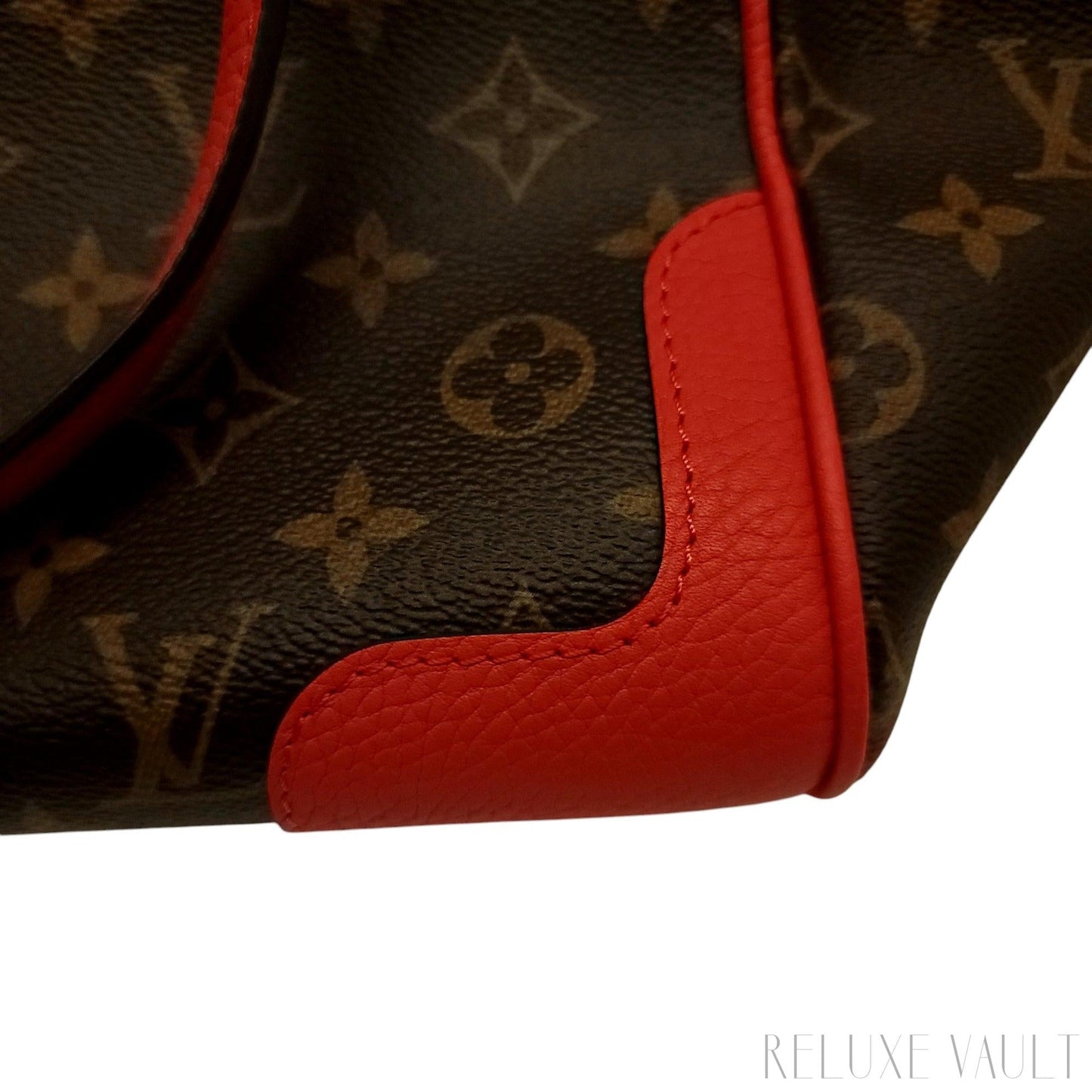 Estrela Monogram