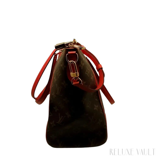 Load image 1 in gallery view. Estrela Monogram