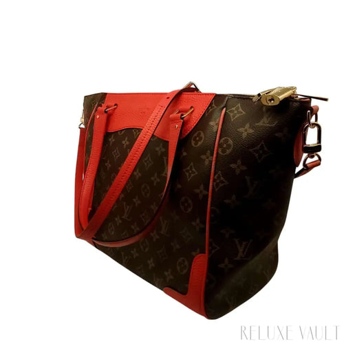 Load image 1 in gallery view. Estrela Monogram