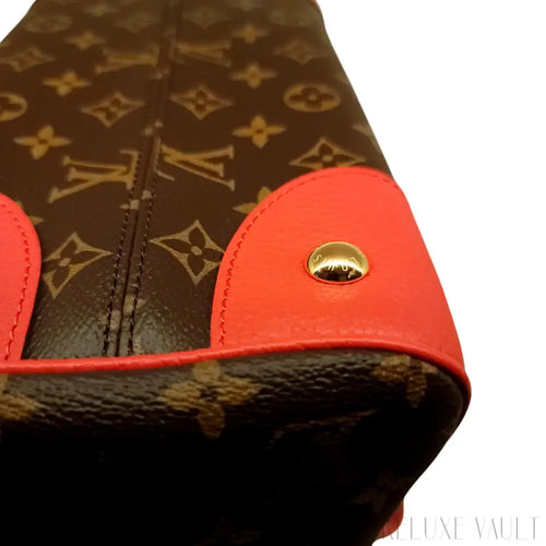 Load image 1 in gallery view. Estrela Monogram