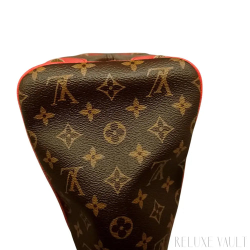 Load image 1 in gallery view. Estrela Monogram