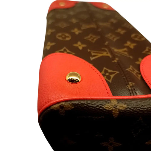 Load image 1 in gallery view. Estrela Monogram