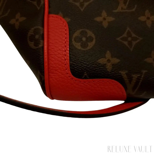 Load image 1 in gallery view. Estrela Monogram