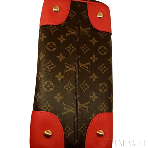 Load image 1 in gallery view. Estrela Monogram