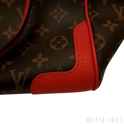Load image 1 in gallery view. Estrela Monogram