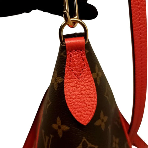 Load image 1 in gallery view. Estrela Monogram