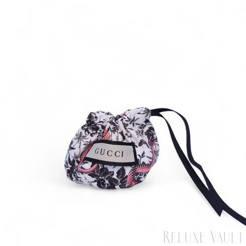 Load image 1 in gallery view. Gucci Heart Necklace 925