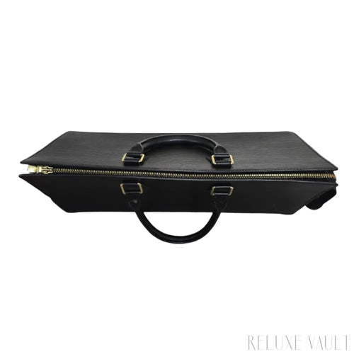 Load image 1 in gallery view. Sac Triangle Epi Black