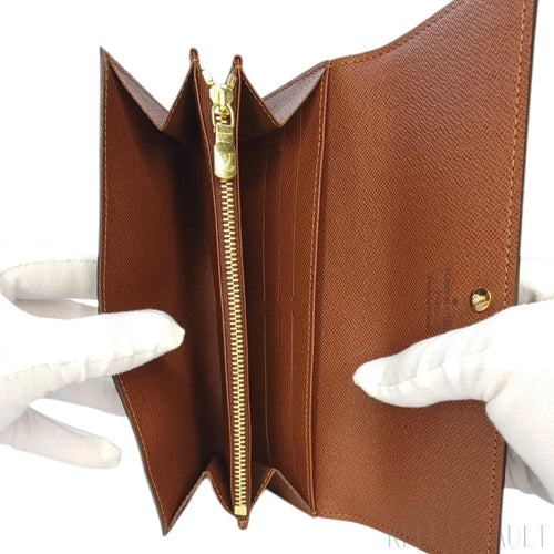 Load image 1 in gallery view. Sarah Long Wallet