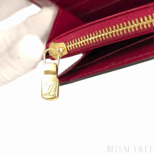 Load image 1 in gallery view. Sarah Wallet