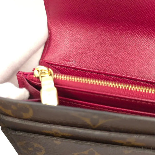 Load image 1 in gallery view. Sarah Wallet